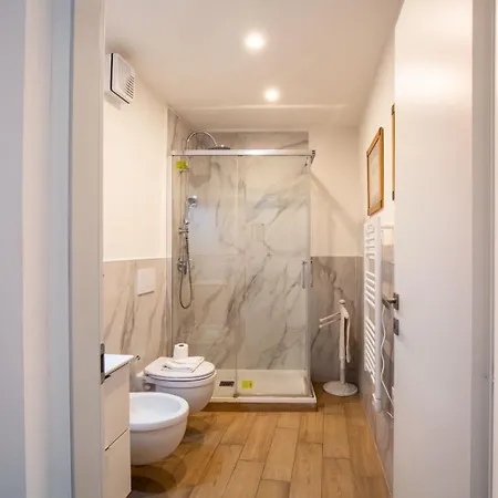 Appartement Monique-5 Minuti Dalla Stazione *
